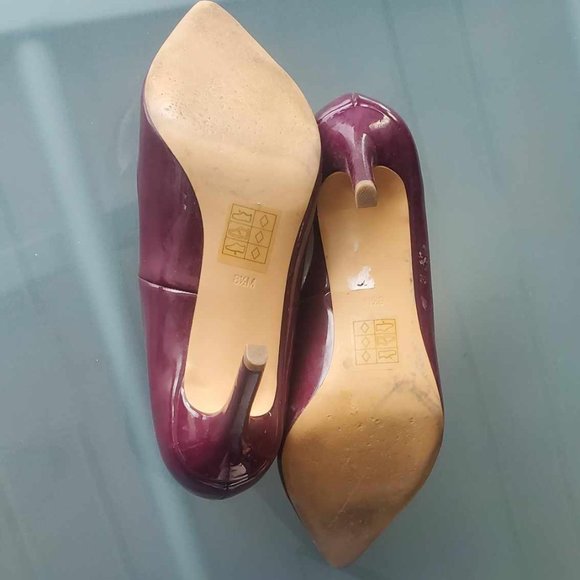 Size 8.5 Le Chateau Pumps - Picture 8 of 8